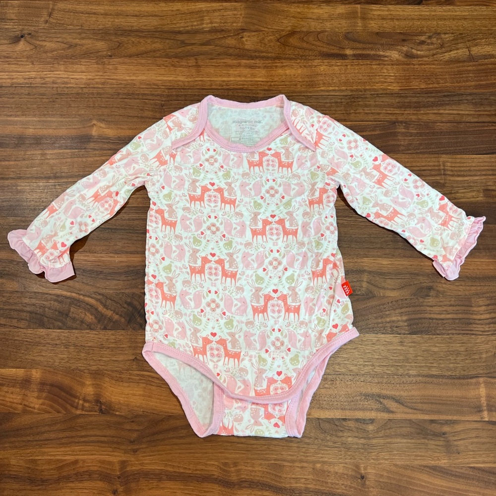 Magnetic Me onesie with deer 💕